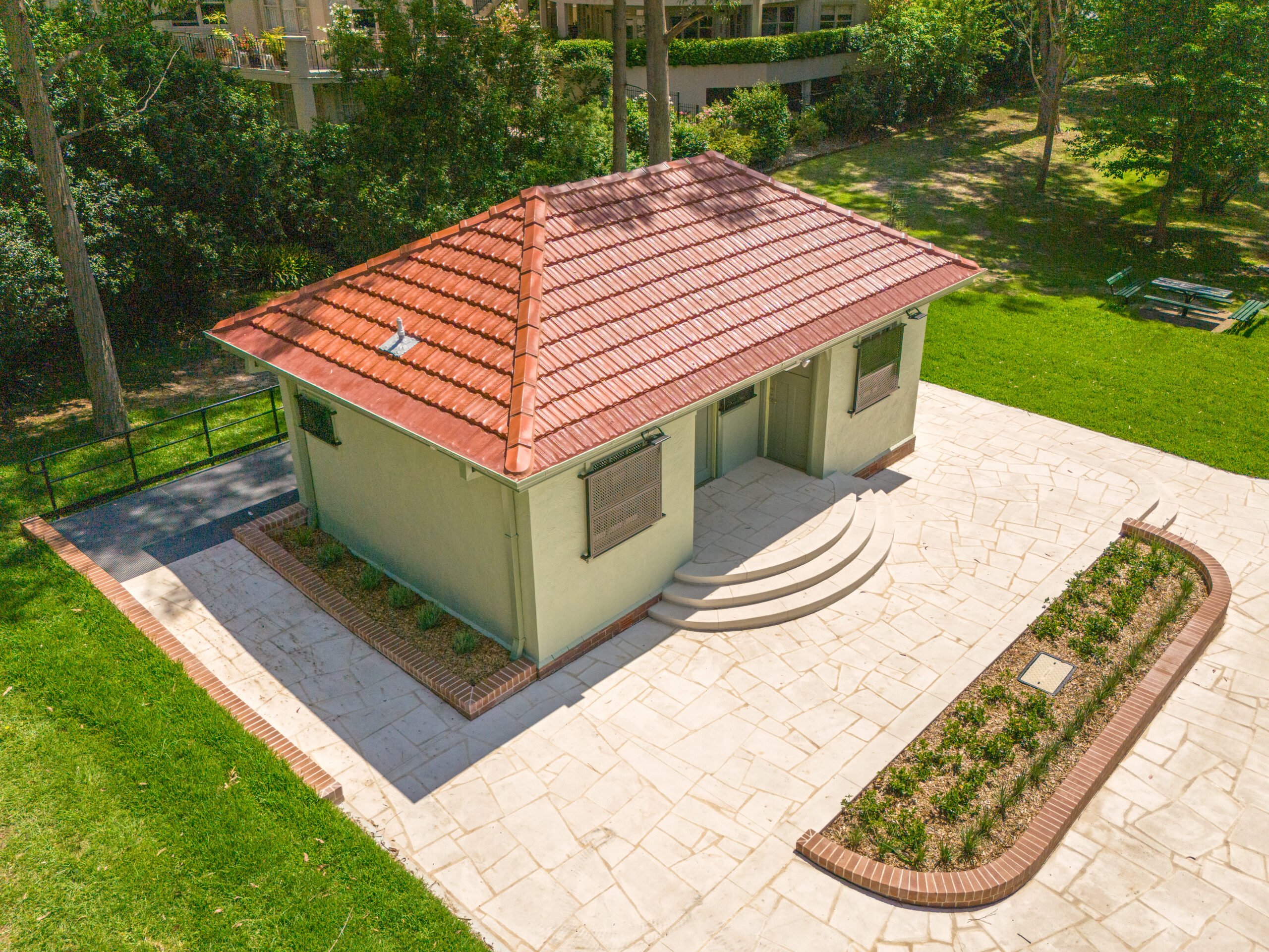 Gordon Gateway and Tennis Pavilions's Gallery Image